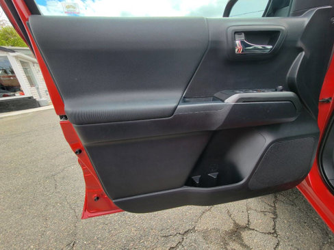 Used 2020 Toyota Tacoma 4x4 Double Cab image 12