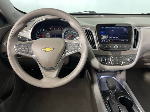 Used 2025 Chevrolet Malibu LT image 13