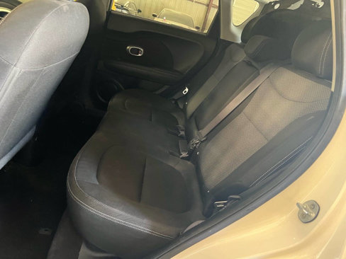 Used 2019 Kia Soul + image 9
