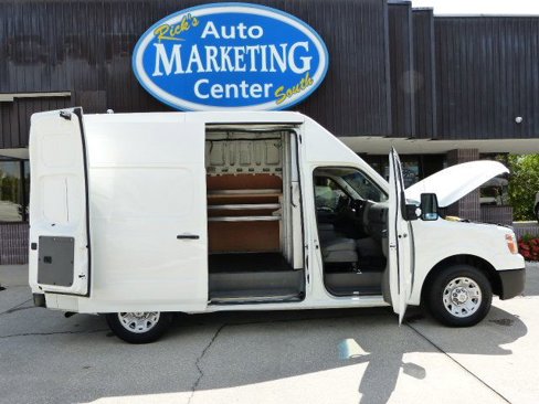 Used 2017 Nissan NV 3500 SV image 23