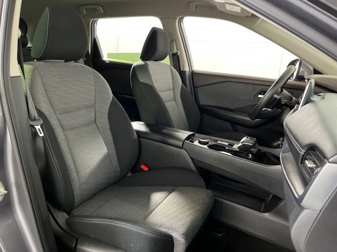 Used 2023 Nissan Rogue SV image 25