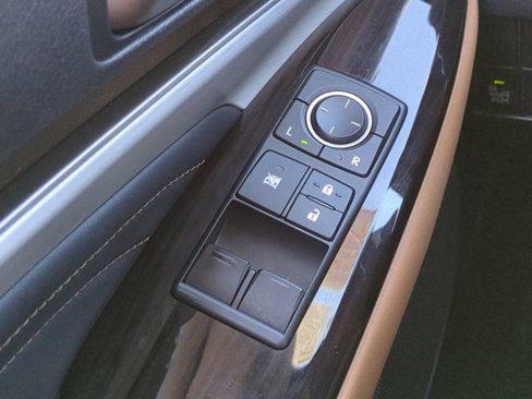 Used 2016 Lexus RC 200t w/ Navigation System Package image 19