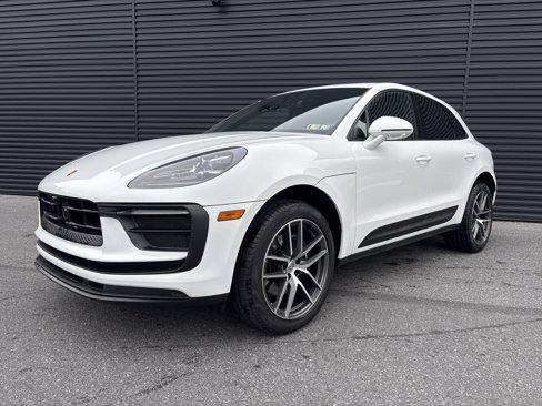 Certified 2025 Porsche Macan image 17