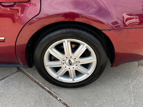 Used 2005 Ford Five Hundred Limited image 6
