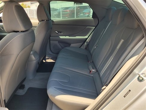 Used 2023 Hyundai Elantra SEL image 13