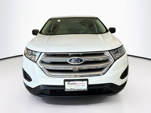 Used 2017 Ford Edge SE image 2