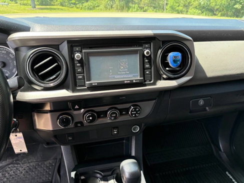 Used 2019 Toyota Tacoma SR5 image 12