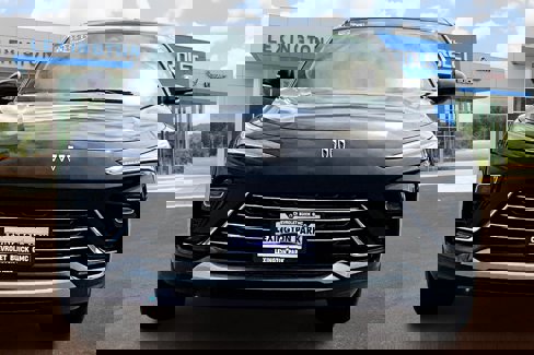 Used 2024 Buick Envista Preferred w/ Convenience II Package image 3