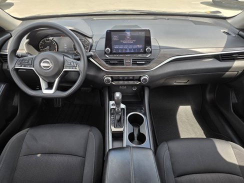Used 2024 Nissan Altima 2.5 SV image 12