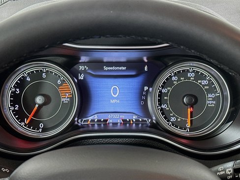 Used 2023 Jeep Cherokee Altitude Lux image 12