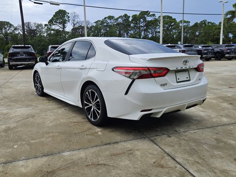 Used 2018 Toyota Camry SE image 5