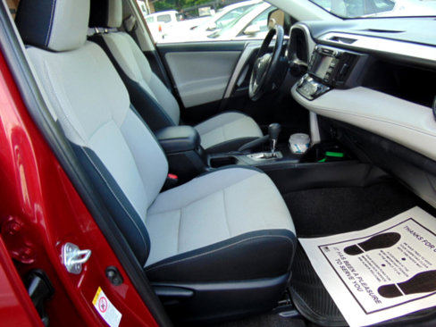 Used 2018 Toyota RAV4 XLE image 22
