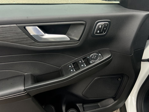 Used 2023 Ford Escape SE image 13