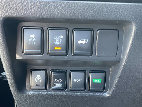 Used 2017 Nissan Rogue SV image 17