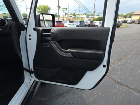 Used 2018 Jeep Wrangler Unlimited Sport image 32