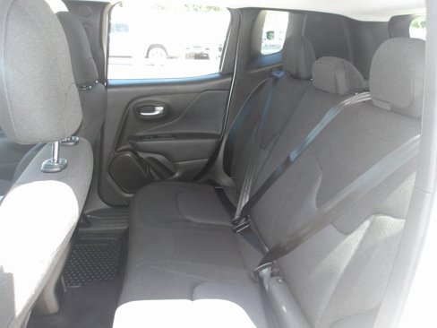 Used 2023 Jeep Renegade Latitude image 17