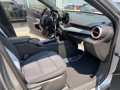 New 2025 Chevrolet Trax RS w/ Sunroof Package image 22