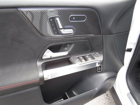 Certified 2024 Mercedes-Benz GLB 250 4MATIC image 8