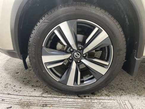Used 2021 Nissan Rogue SL w/ Premium Package image 10