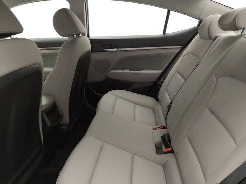 Used 2017 Hyundai Elantra SE image 17