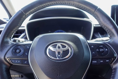 Used 2023 Toyota Corolla Cross XLE image 12