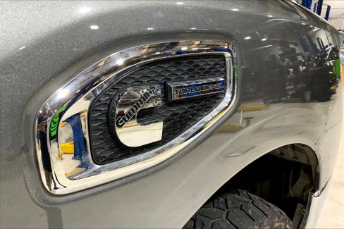 Used 2016 Nissan Titan SV image 9