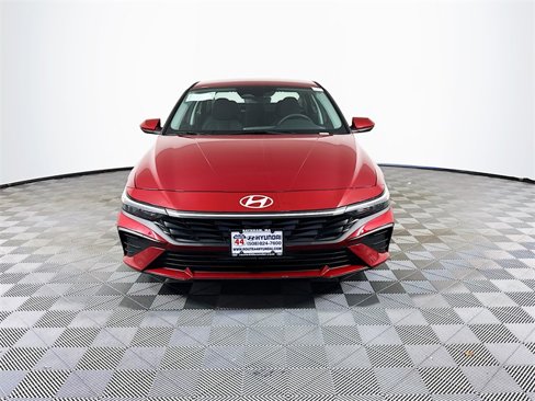 New 2025 Hyundai Elantra SE image 7