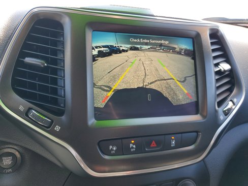 Used 2023 Jeep Cherokee Trailhawk image 16