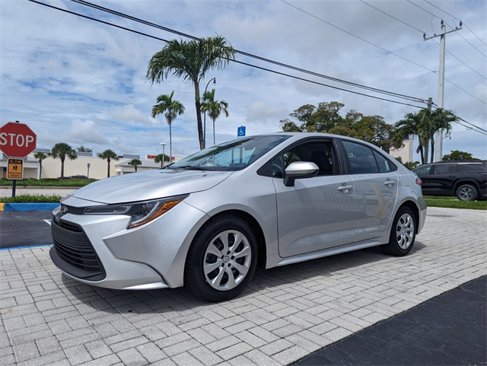 Used 2023 Toyota Corolla LE image 4