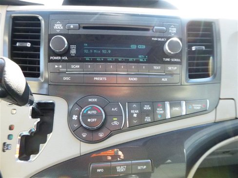 Used 2012 Toyota Sienna SE image 15