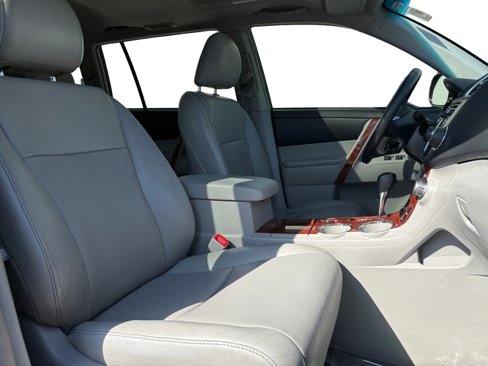 Used 2013 Toyota Highlander Limited image 28