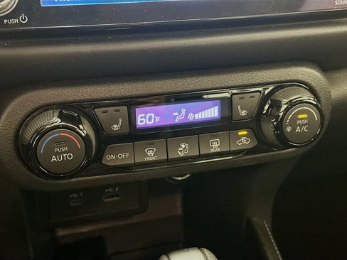 Used 2023 Nissan Kicks SR w/ SR Premium Package image 23