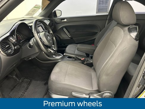 Used 2017 Volkswagen Beetle 1.8T S image 4