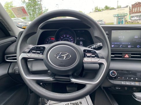Used 2022 Hyundai Elantra SEL w/ Cargo Package image 11