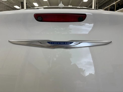 Used 2019 Chrysler 300 Limited image 17