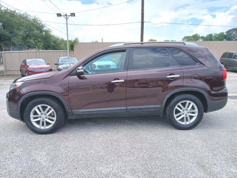 Used 2015 Kia Sorento LX image 4