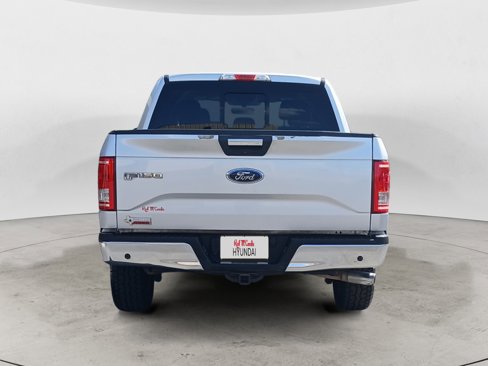 Used 2015 Ford F150 XLT w/ Equipment Group 302A Luxury image 4