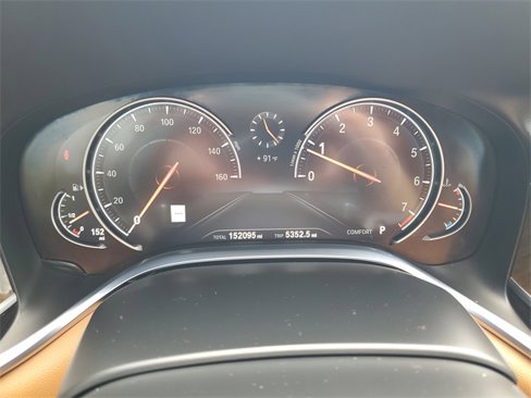 Used 2016 BMW 740i image 31