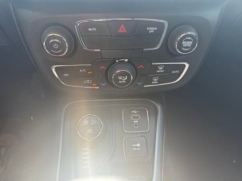 Used 2020 Jeep Compass Trailhawk image 19