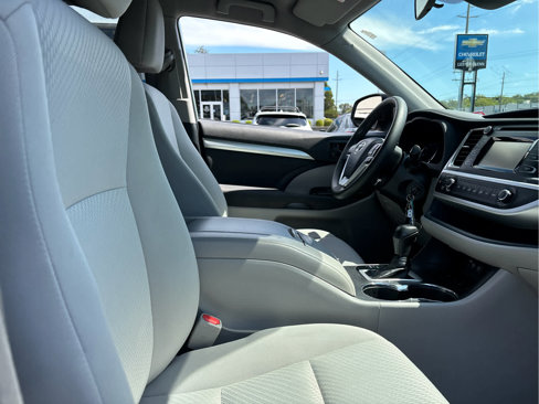Used 2019 Toyota Highlander LE image 21