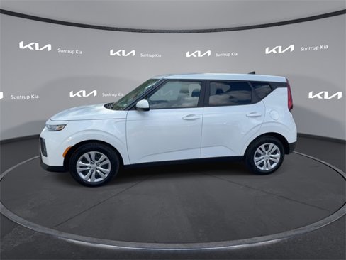 Used 2021 Kia Soul LX image 10