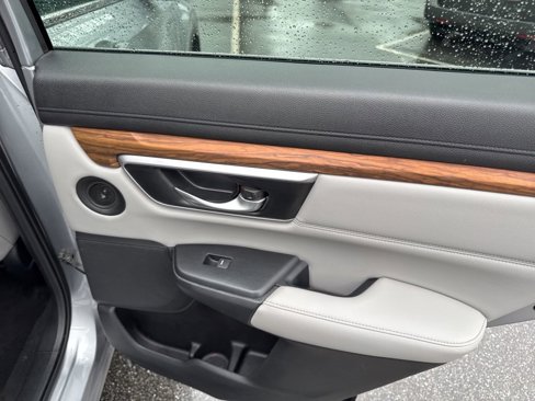 Used 2017 Honda CR-V Touring image 18