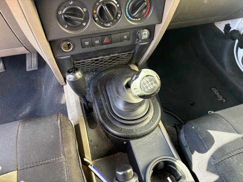 Used 2009 Jeep Wrangler Unlimited Rubicon image 19