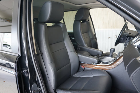 Used 2011 Land Rover Range Rover Sport HSE image 28