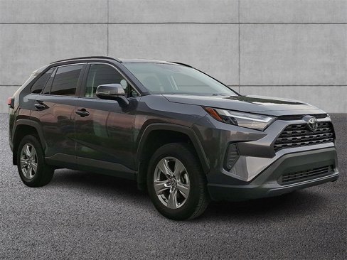 Used 2024 Toyota RAV4 XLE image 3