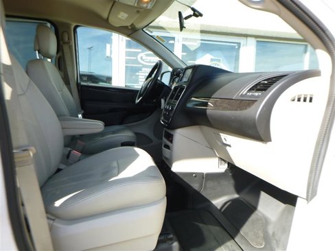 Used 2014 Dodge Grand Caravan SXT w/ Rear Park Assist Package image 12