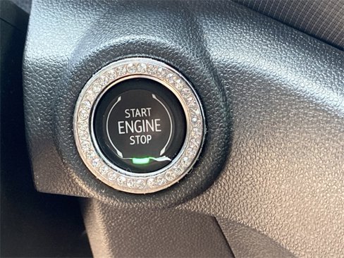 Used 2021 Chevrolet TrailBlazer RS w/ Technology Package image 17