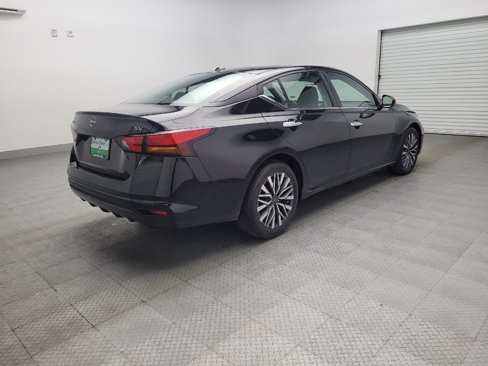Used 2023 Nissan Altima 2.5 SV image 9
