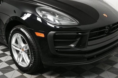 Used 2025 Porsche Macan image 39
