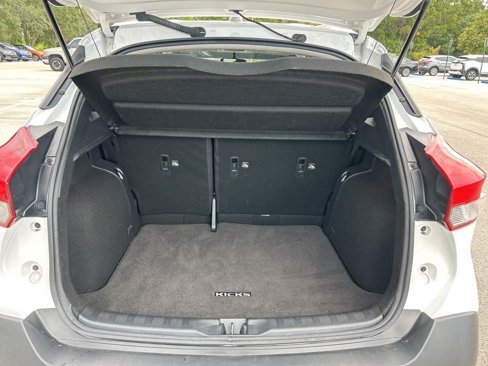 Used 2019 Nissan Kicks SV image 38
